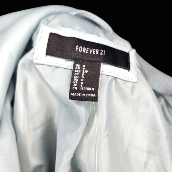 🆕️ FOREVER 21 Baby Blue Faux Leather Moto- Small - Picture 6 of 7